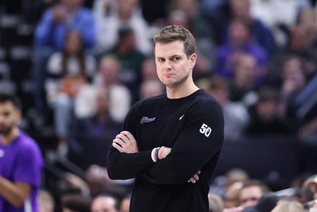 东契奇三双独行侠克奇才5连胜 火箭险胜尼克斯
