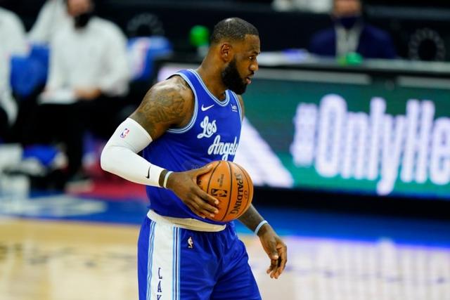 怀特三双绿军大胜活塞6连胜 骑士险胜步行者