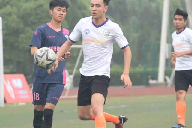 这优势太大了！利物浦英超12轮后领先曼城8分