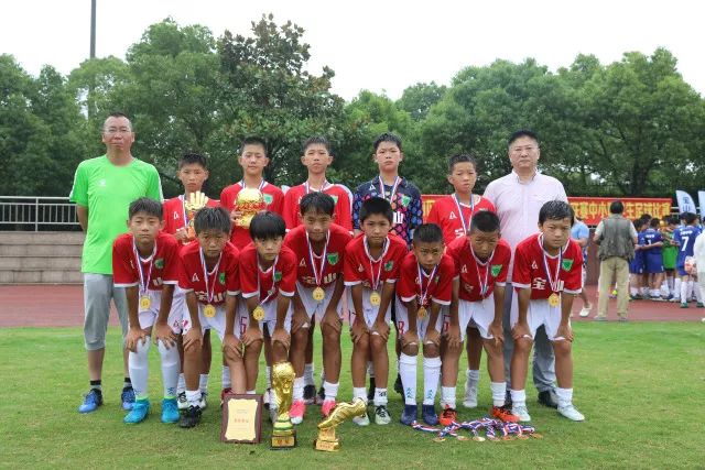 阿圭罗：曼城依然会坚持到最后&争取所有冠军